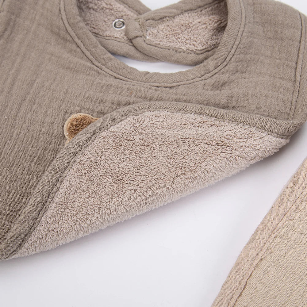 Doux bavoir ourson en coton 🧸